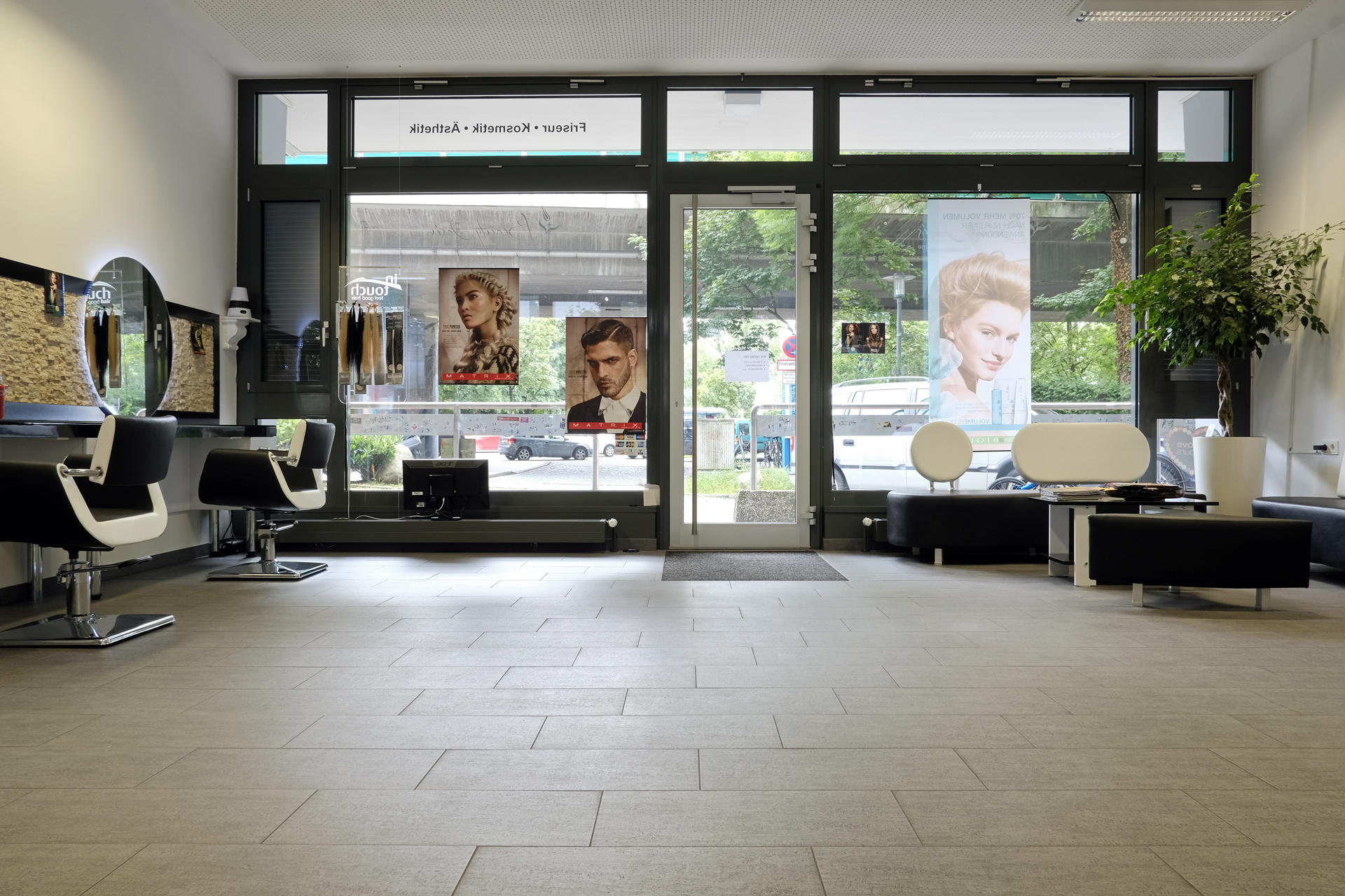Bilder Friseursalon | Friseur und Kosmetikstudio Beauty Oasis | München