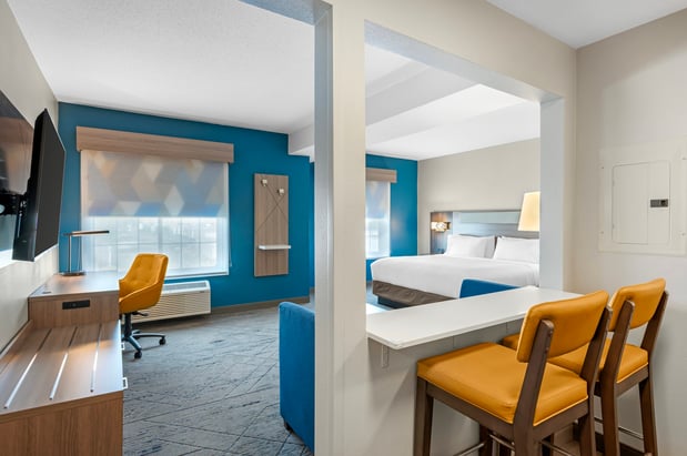 Images Holiday Inn Express & Suites Indianapolis - East by IHG