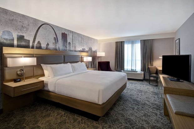 Images DoubleTree by Hilton St. Louis Airport