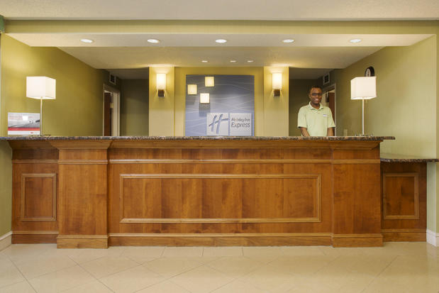 Images Holiday Inn Express & Suites Kalamazoo, an IHG Hotel