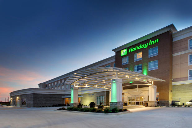 Images Holiday Inn & Suites Peoria at Grand Prairie, an IHG Hotel