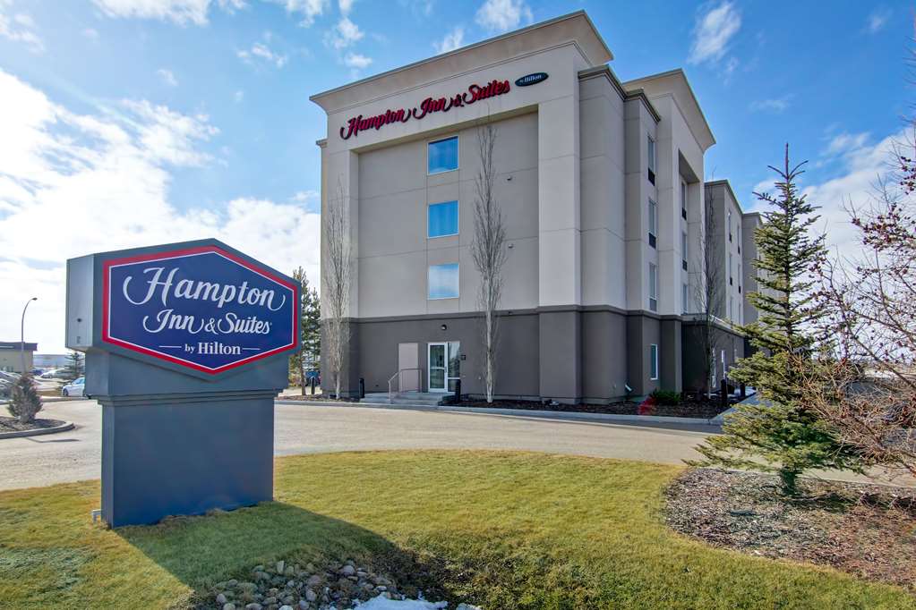 Hampton Inn & Suites by Hilton Red Deer - Red Deer, AB T4E 1B9 - (403)346-6688 | ShowMeLocal.com