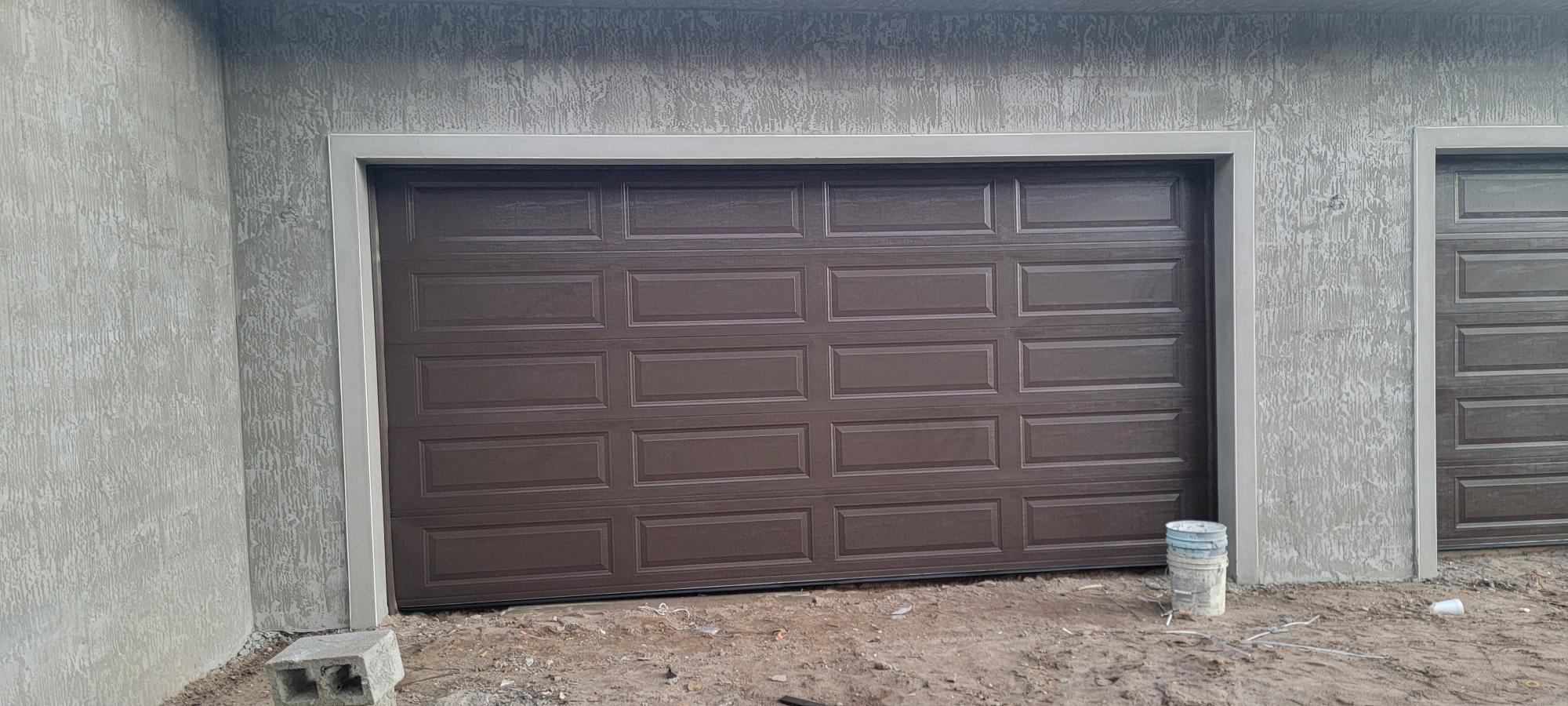 We offer a wide selection of garage options!