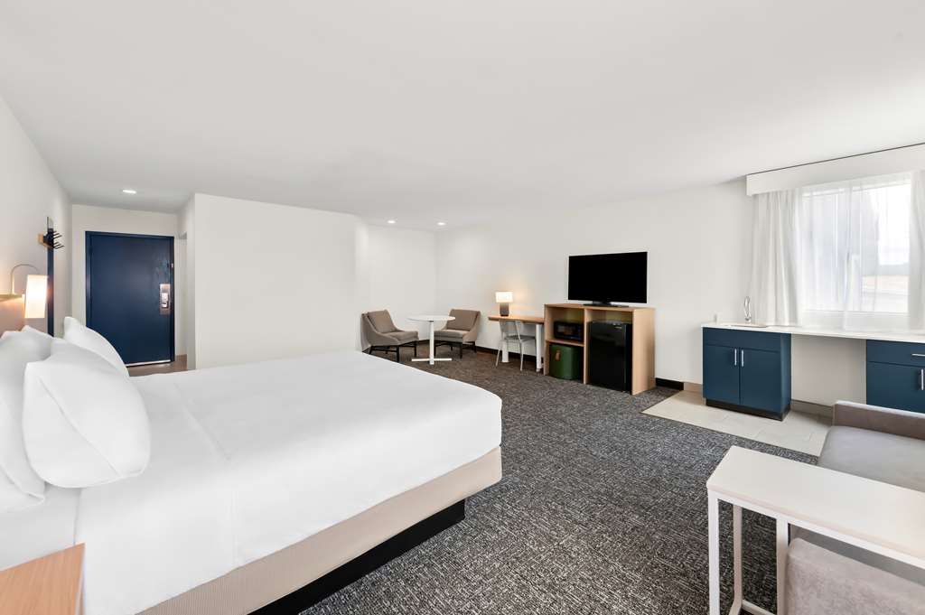 Guest room