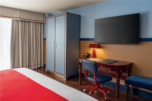 Images Graduate by Hilton Dallas