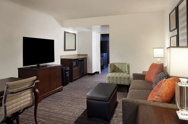 Images Embassy Suites by Hilton Philadelphia Airport