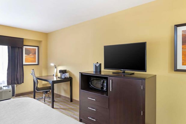 Images Best Western Plus Thornburg Inn & Suites