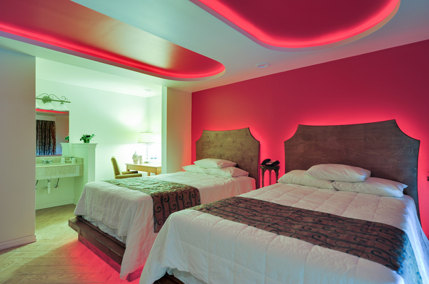 Images Romantic Inn & Suites