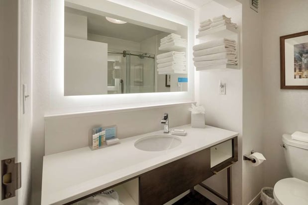 Images Hampton Inn Louisville-Northeast