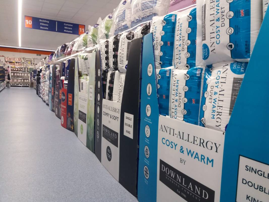 B&M's brand new store in Lichfield stocks a large range of bedding in a variety of styles and colours. Buy duvet covers and bedding sets, or duvets and pillows from big brands like Silentnight.