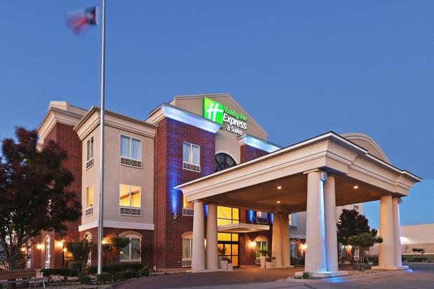 Images Holiday Inn Express & Suites Abilene by IHG