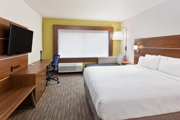 Images Holiday Inn Express & Suites Cartersville, an IHG Hotel