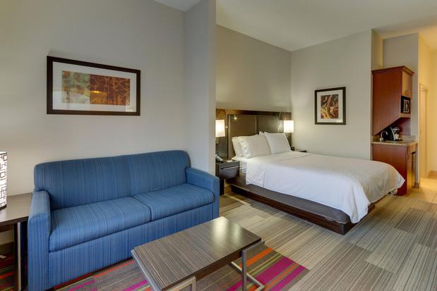 Images Holiday Inn Express & Suites Dayton-Centerville by IHG