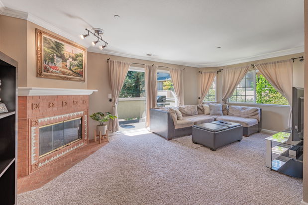 Images Monica Betancur, REALTOR | Compass