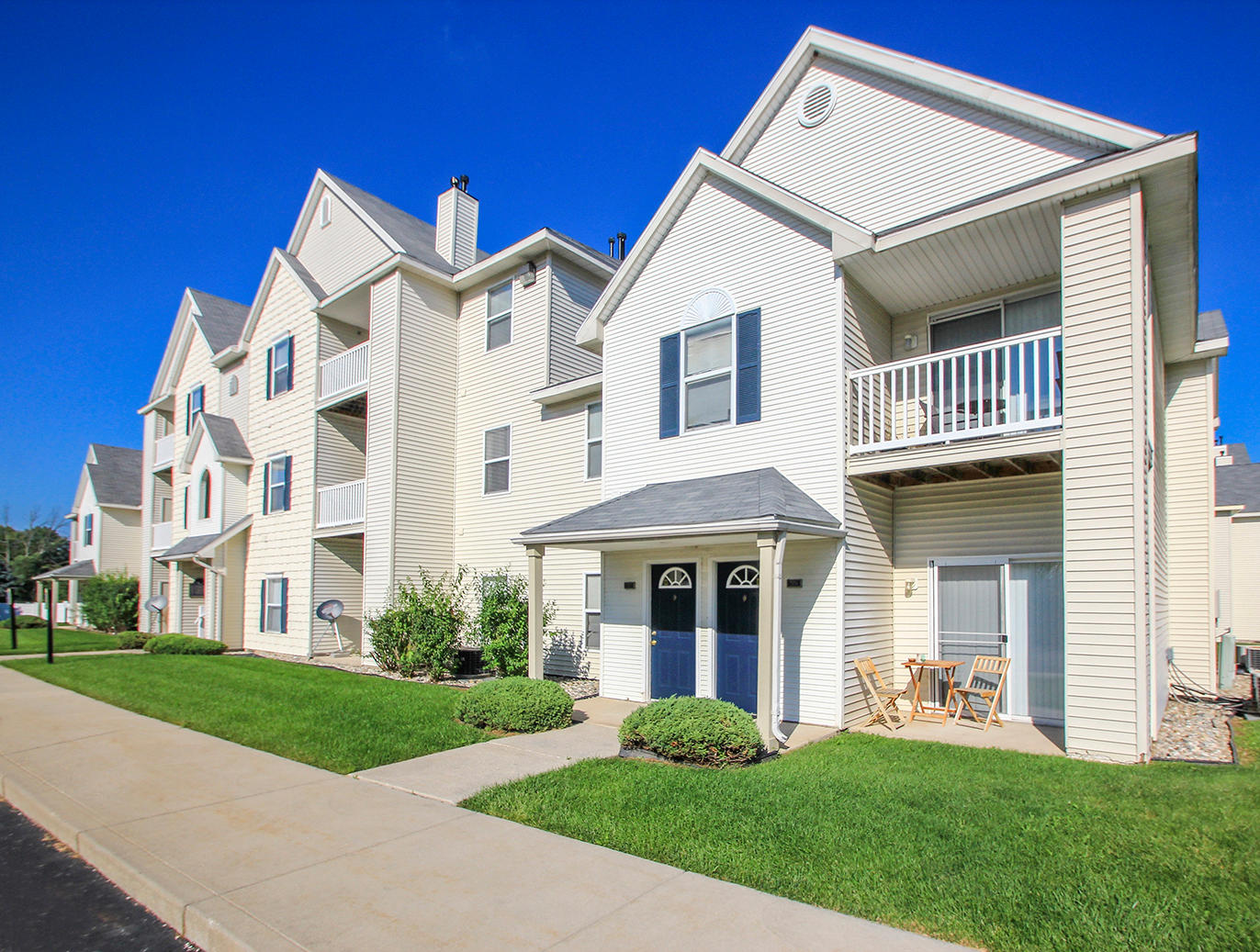 Exterior Of Quail Hollow Apartment Homes