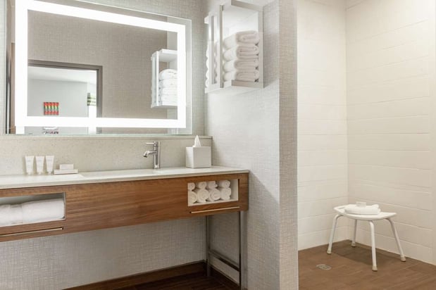 Images Hampton Inn & Suites Houston-Cypress Station