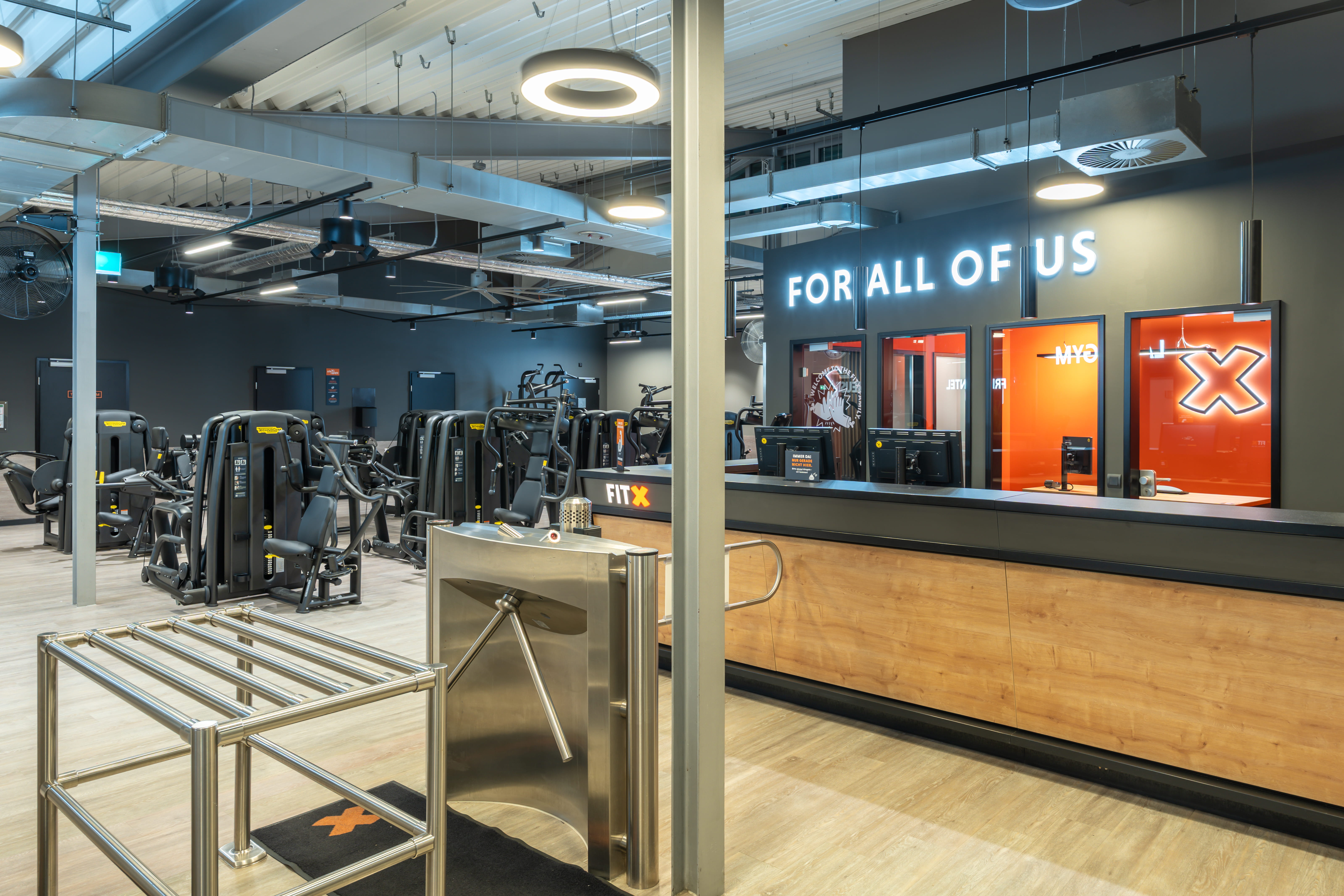 FitX Fitnessstudio, Rheinstraße 7 in Neuss