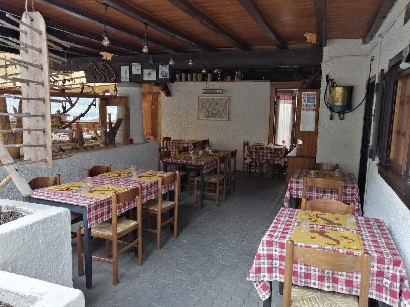 Old Grizzly Petit Restaurant