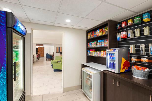 Images Holiday Inn Express & Suites Sarasota East - I-75 by IHG