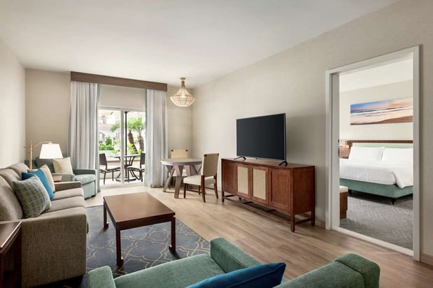 Images Hilton Garden Inn Carlsbad Beach