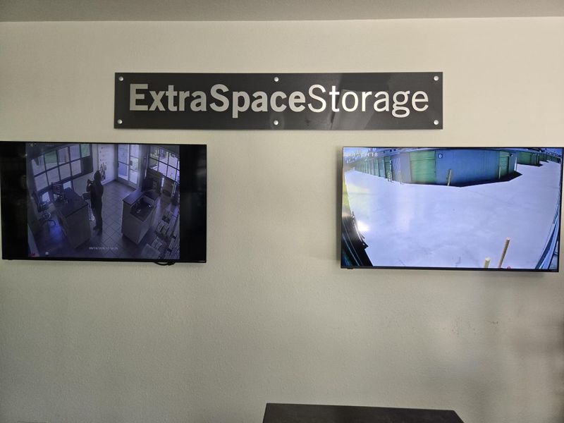 Security Screens - Extra Space Storage at 2801 Thornton Ave, Burbank, CA 91504
