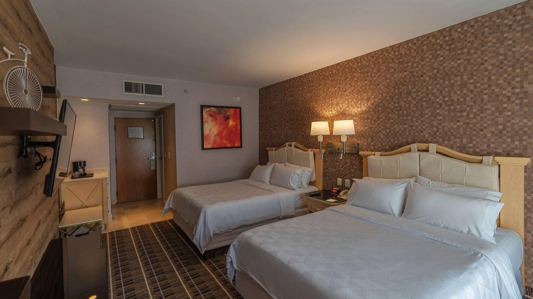 Images Holiday Inn Queretaro-Centro Historico, an IHG Hotel