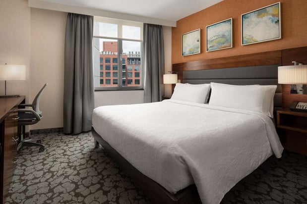 Images Hilton Garden Inn Long Island City New York