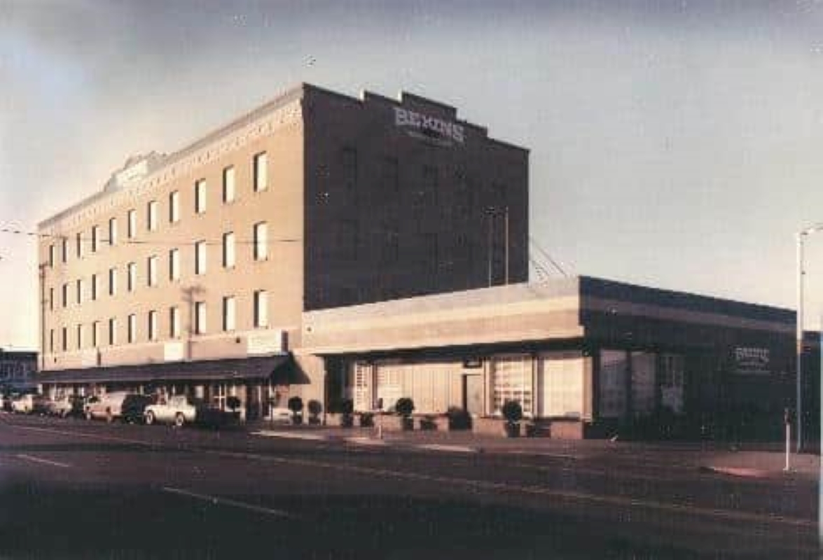 Pacific Logistics & Relocation building in the 1970s