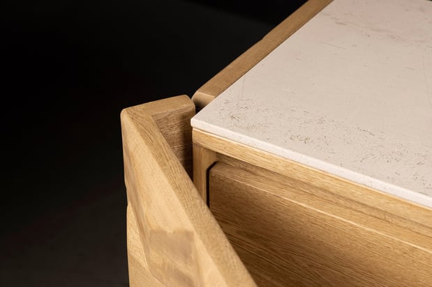 Images SENTIENT Furniture