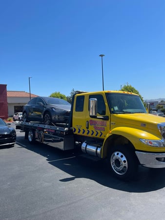 Images Hernandez Towing Service LLC