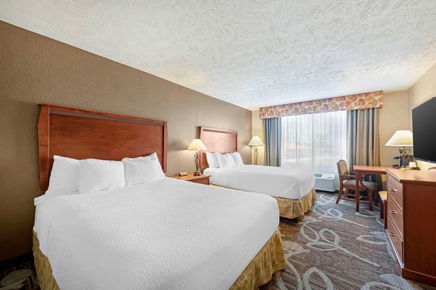 Images Best Western Plus Mid Nebraska Inn & Suites