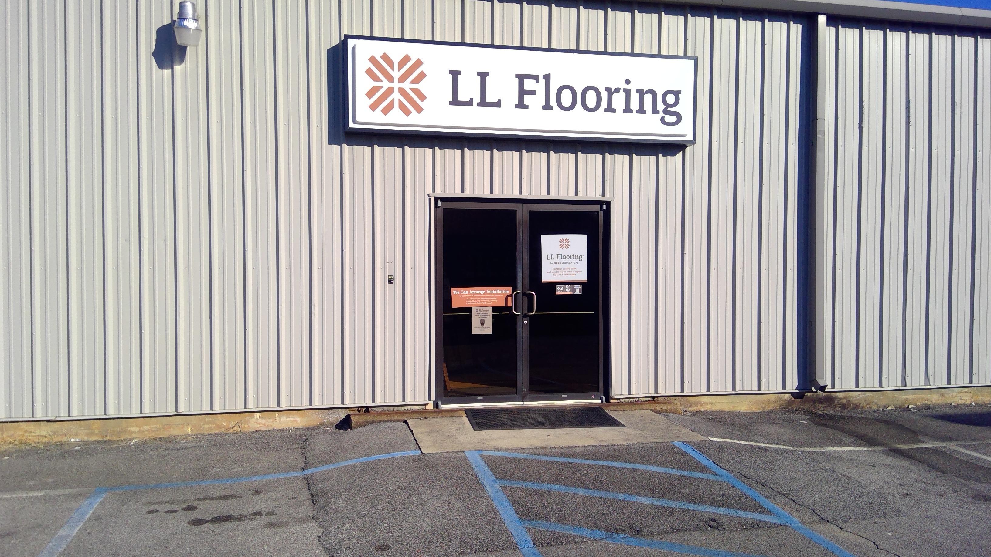 LL Flooring #1135 Huntsville | 8402 Whitesburg Drive | Storefront