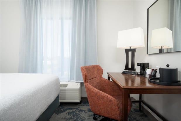 Images Hampton Inn Cleveland