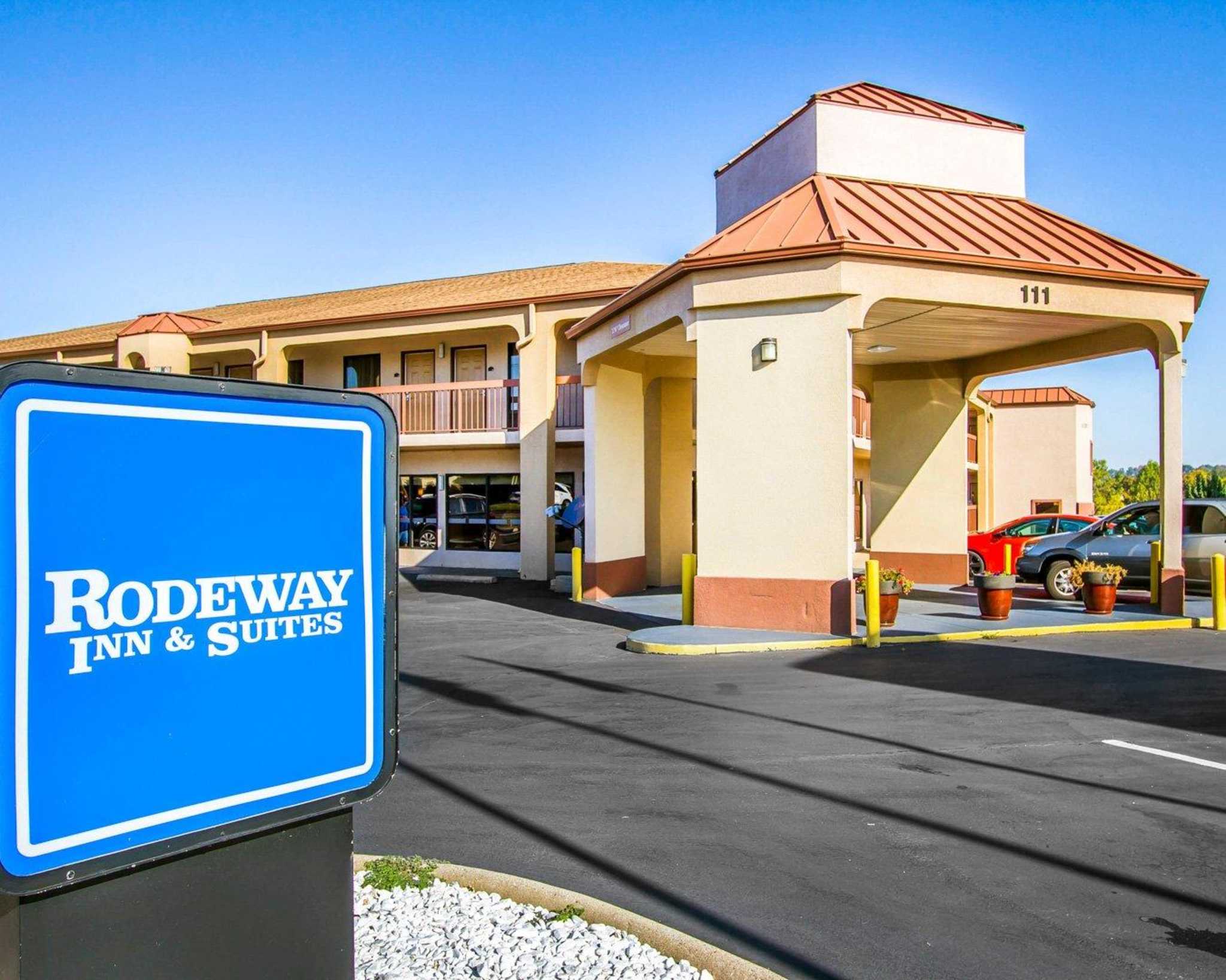 Rodeway Inn & Suites Coupons near me in Clarksville, TN ...