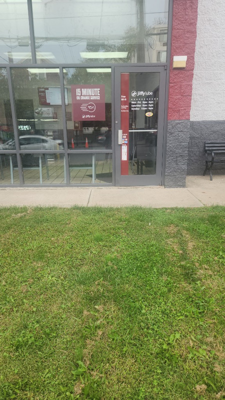 Jiffy Lube Oil Change Image