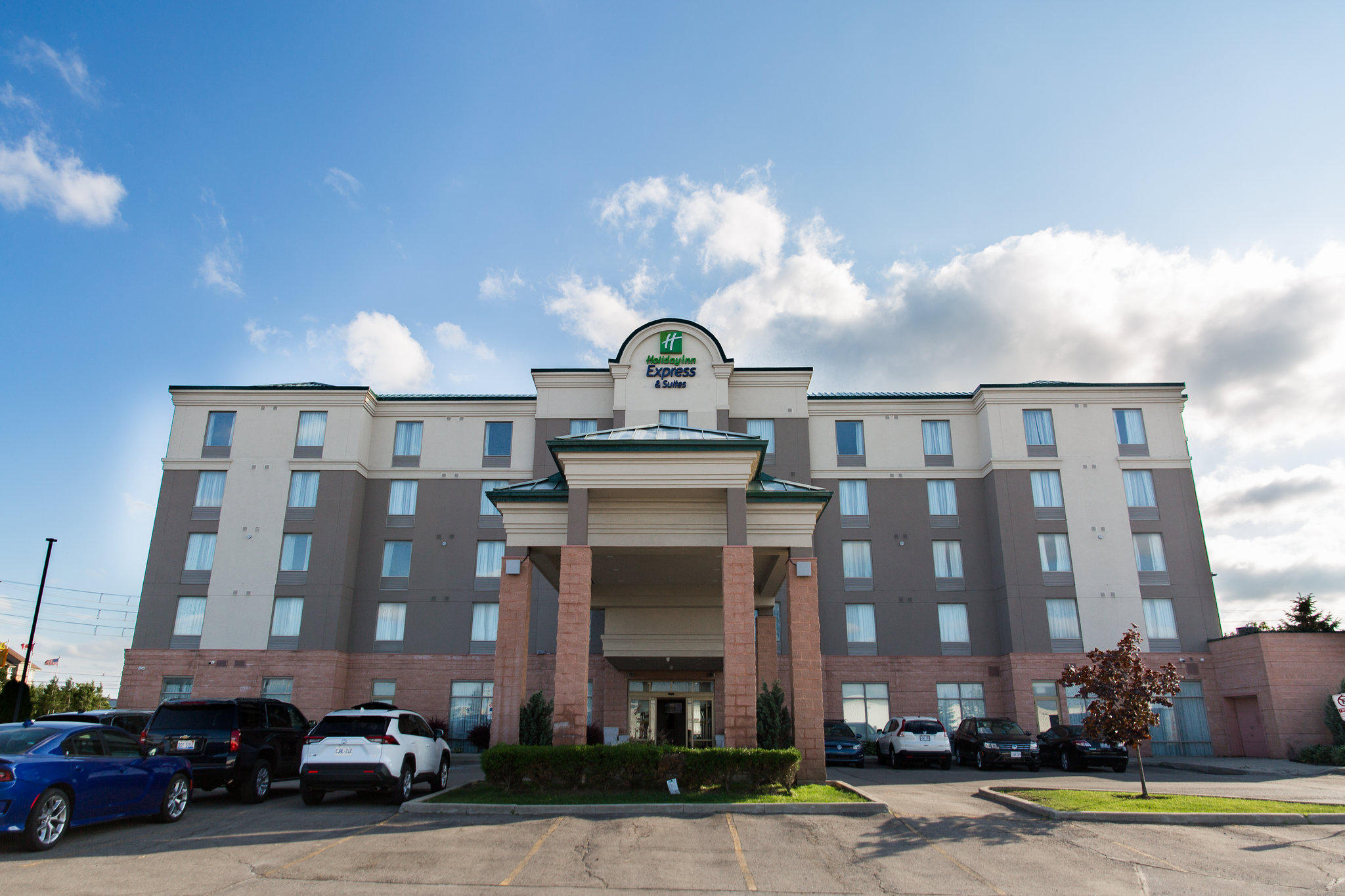 Holiday Inn Express & Suites Brampton, an IHG Hotel Brampton (905)791-7433