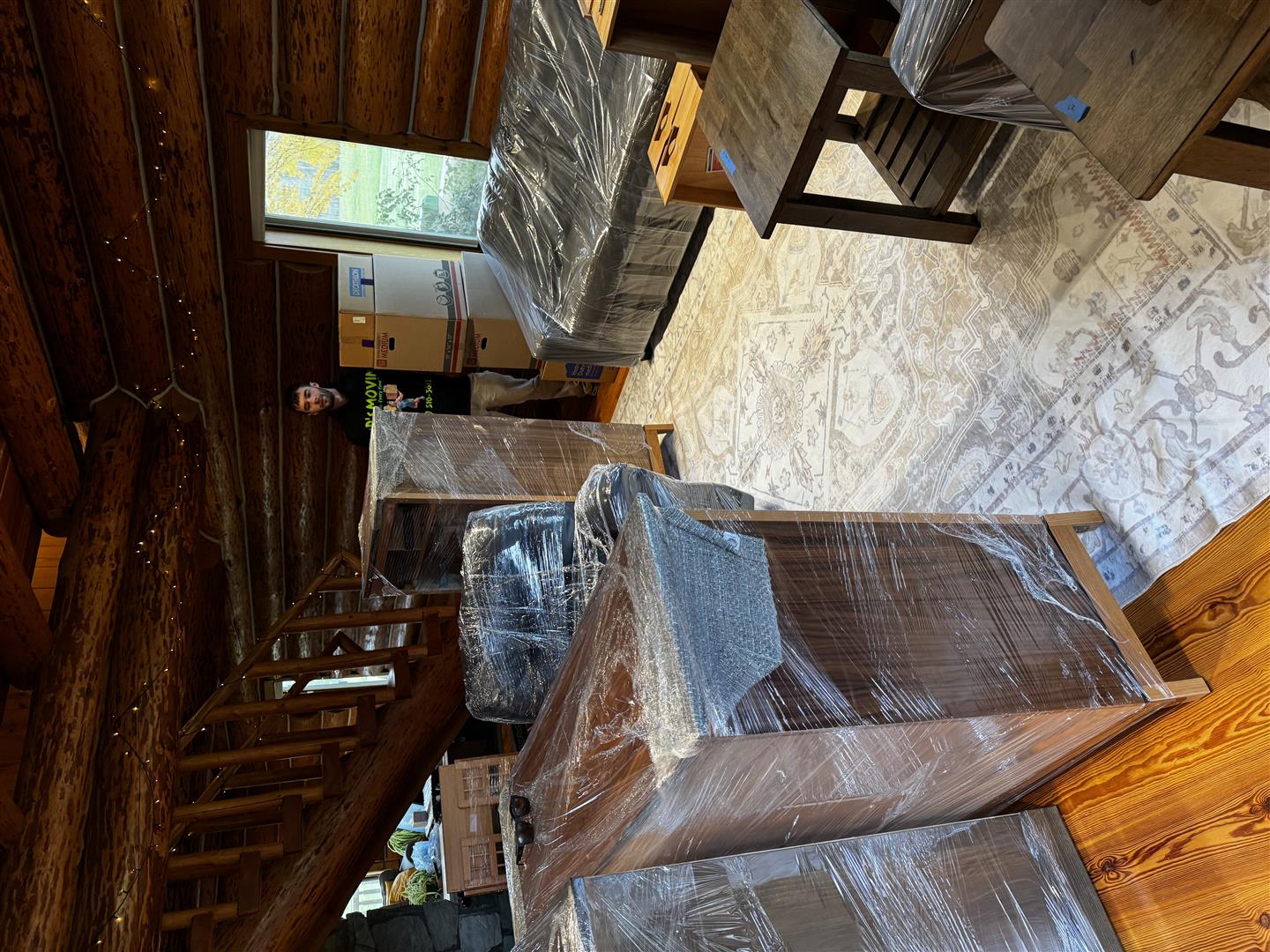 Experience stress-free relocation with JD's MOVIN’s full-service moving solutions. From start to finish, our team handles every aspect of your move with care and attention to detail. Rely on us for a comprehensive and hassle-free moving experience tailored to your needs.