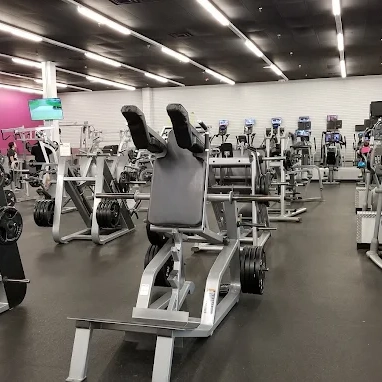 10GYM Norman is your affordable fitness center in Norman, OK. Open 24/7 with top-of-the-line equipment, group fitness classes, tanning, hydromassage, and personal training.