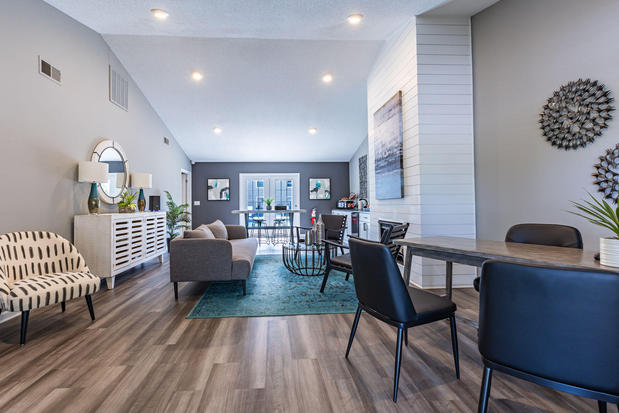 Images Parkway Station Apartment Homes