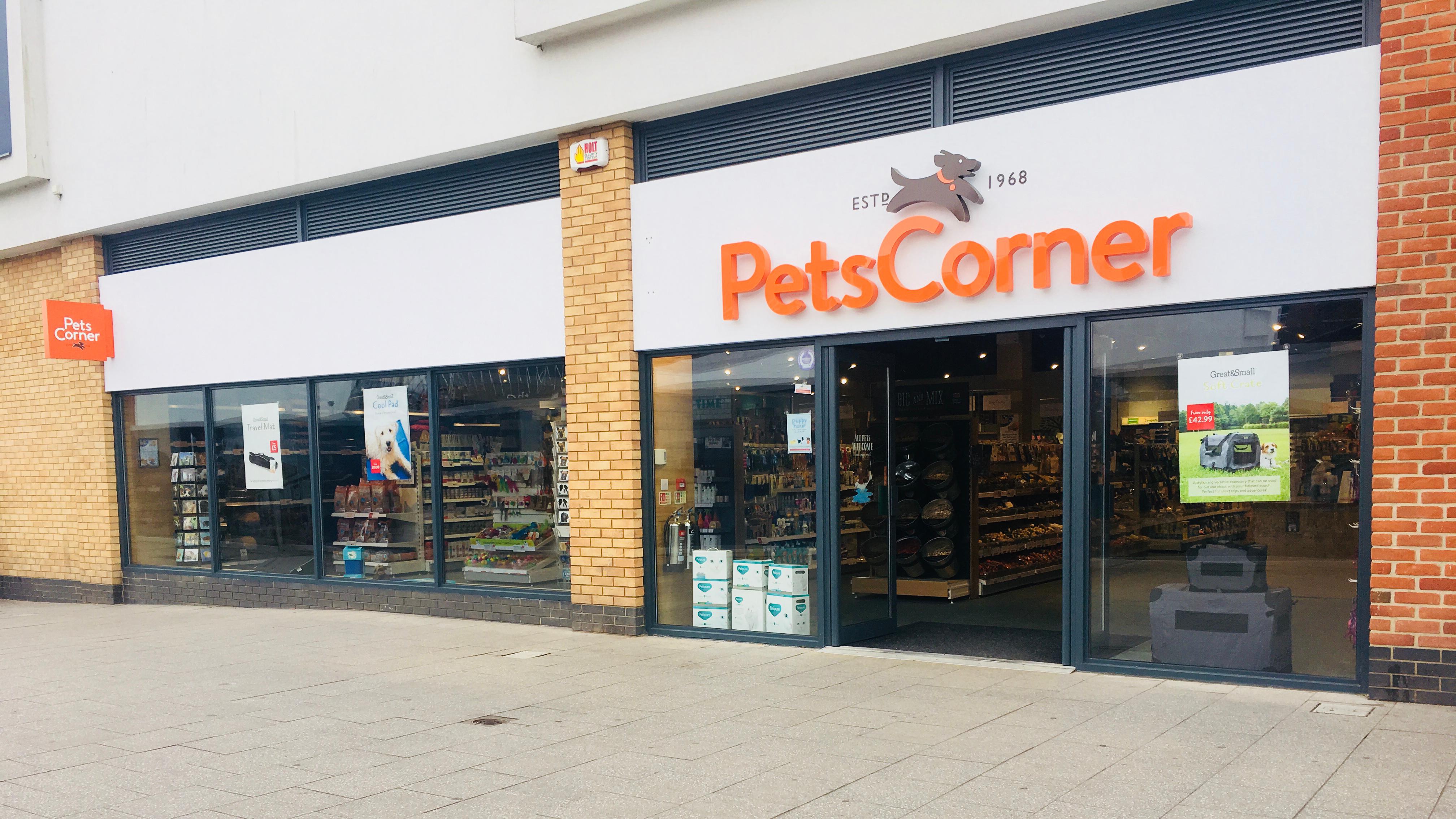 Pet corner. Зоомагазины в Англии. Pet shop магазин для животных в Англии. Магазины для животных в Англии. Пет Корнер.