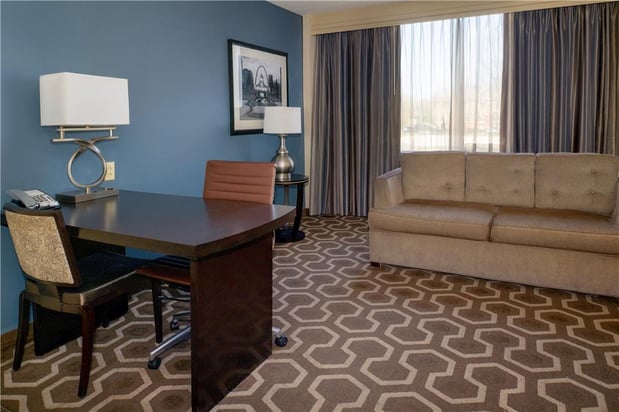 Images Embassy Suites by Hilton St. Louis Airport