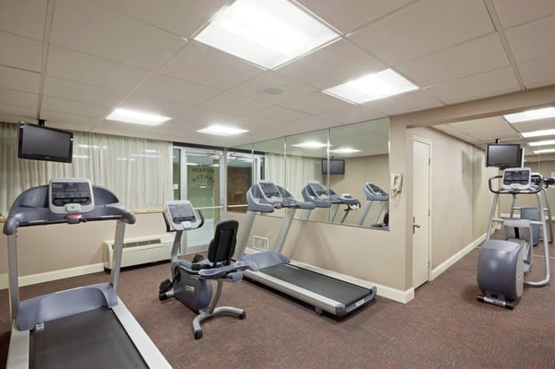 Images Holiday Inn & Suites Marlborough by IHG