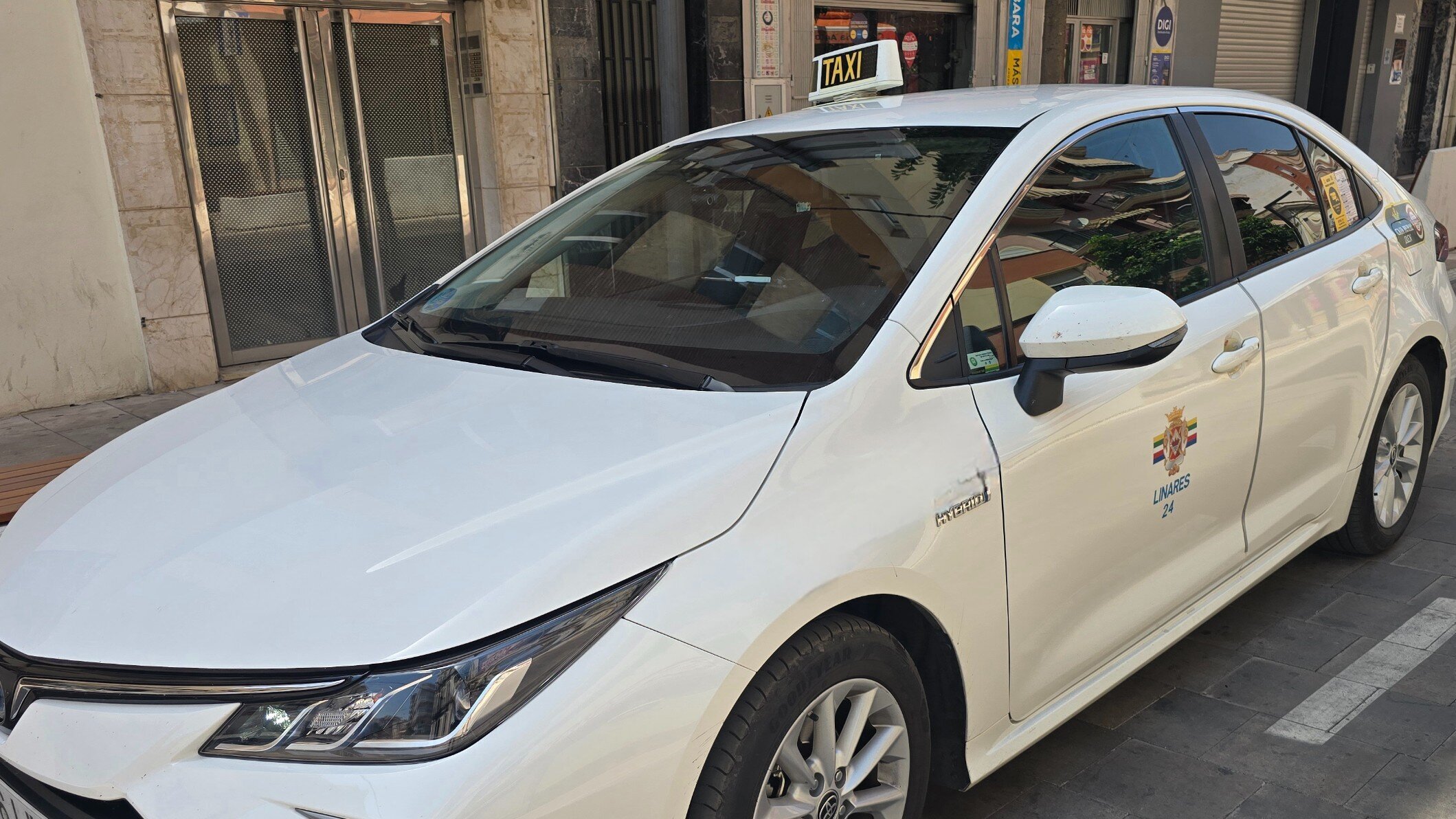 Images Taxi Linares 24