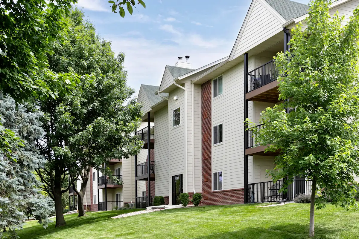 The Pointe Apartments in La Vista, NE 68128
