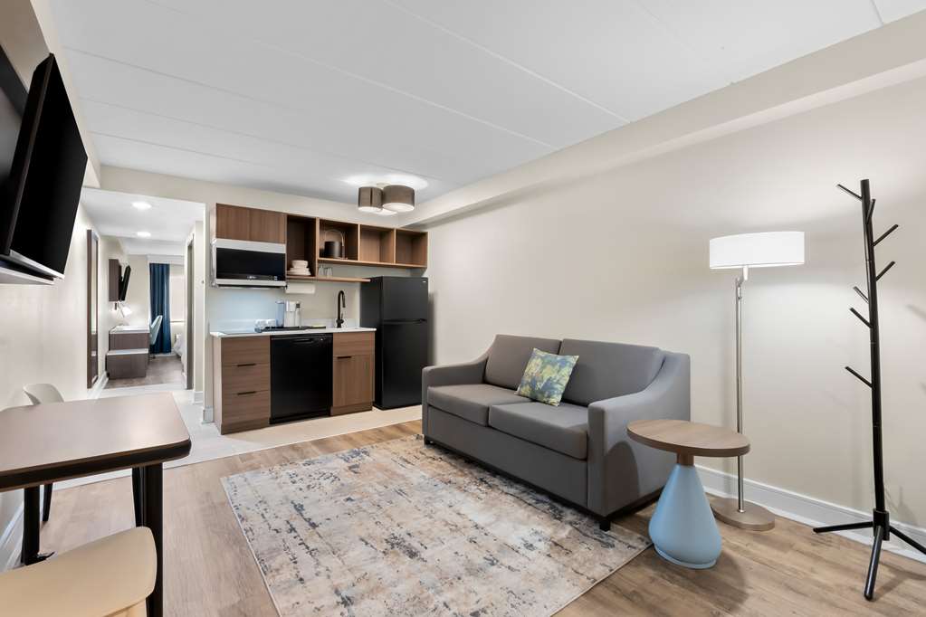 Double Queen Suite