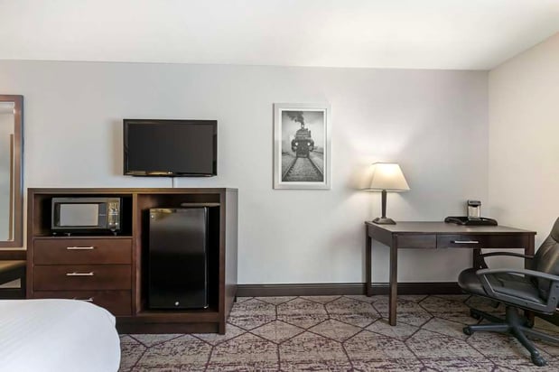 Images Best Western Plus Longbranch Hotel & Convention Center
