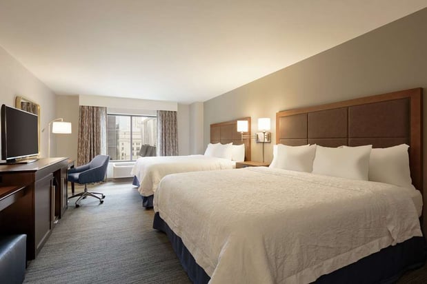 Images Hampton Inn & Suites Nashville-Downtown
