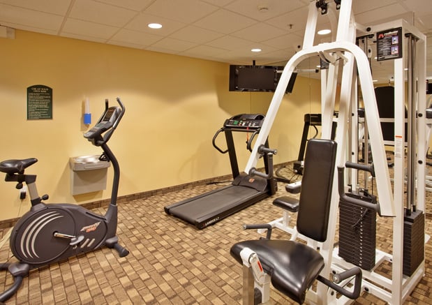 Images Holiday Inn Express & Suites Wichita Airport by IHG
