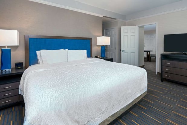 Images Hampton Inn & Suites Buffalo Downtown