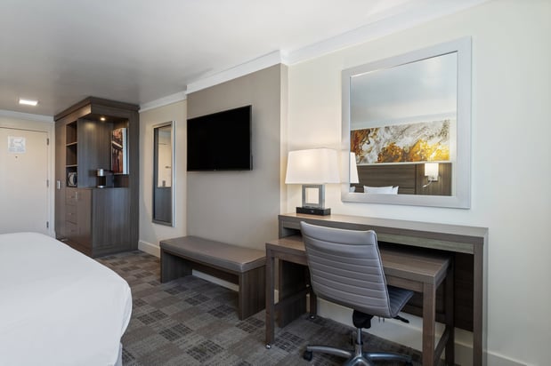 Images Crowne Plaza Executive Center Baton Rouge by IHG